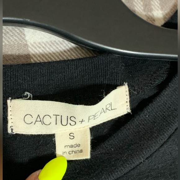 🌵Cactus+Pearl Brand Tee - Picture 2 of 5